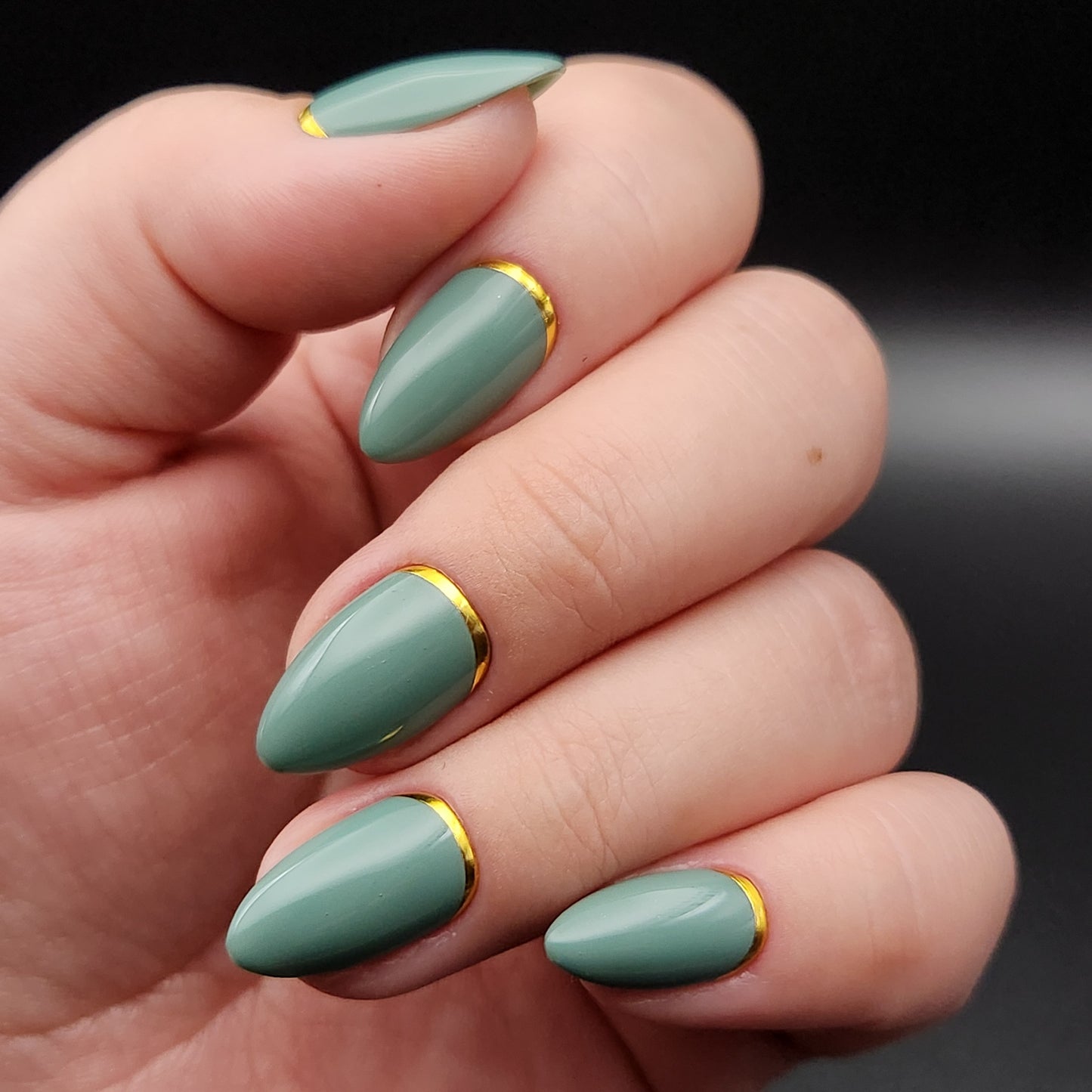 Press on Nails Salbei