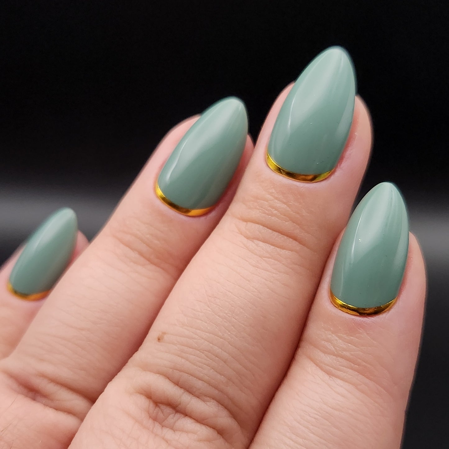 Press on Nails Salbei