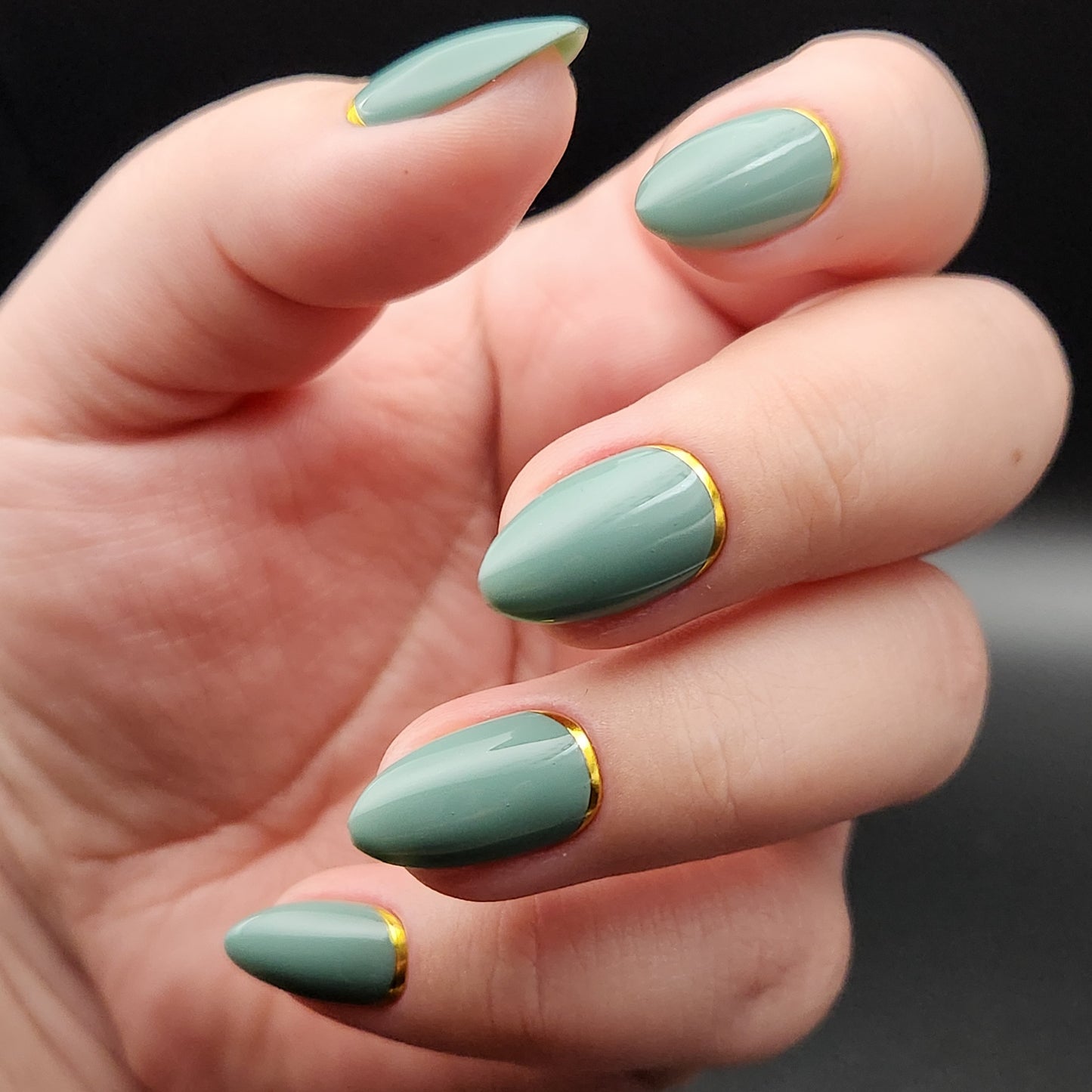 Press on Nails Salbei