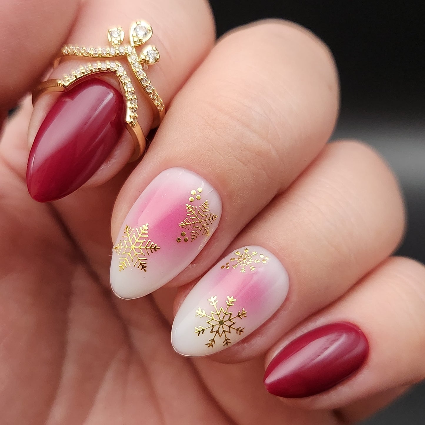 Press on Nails Berry Christmas