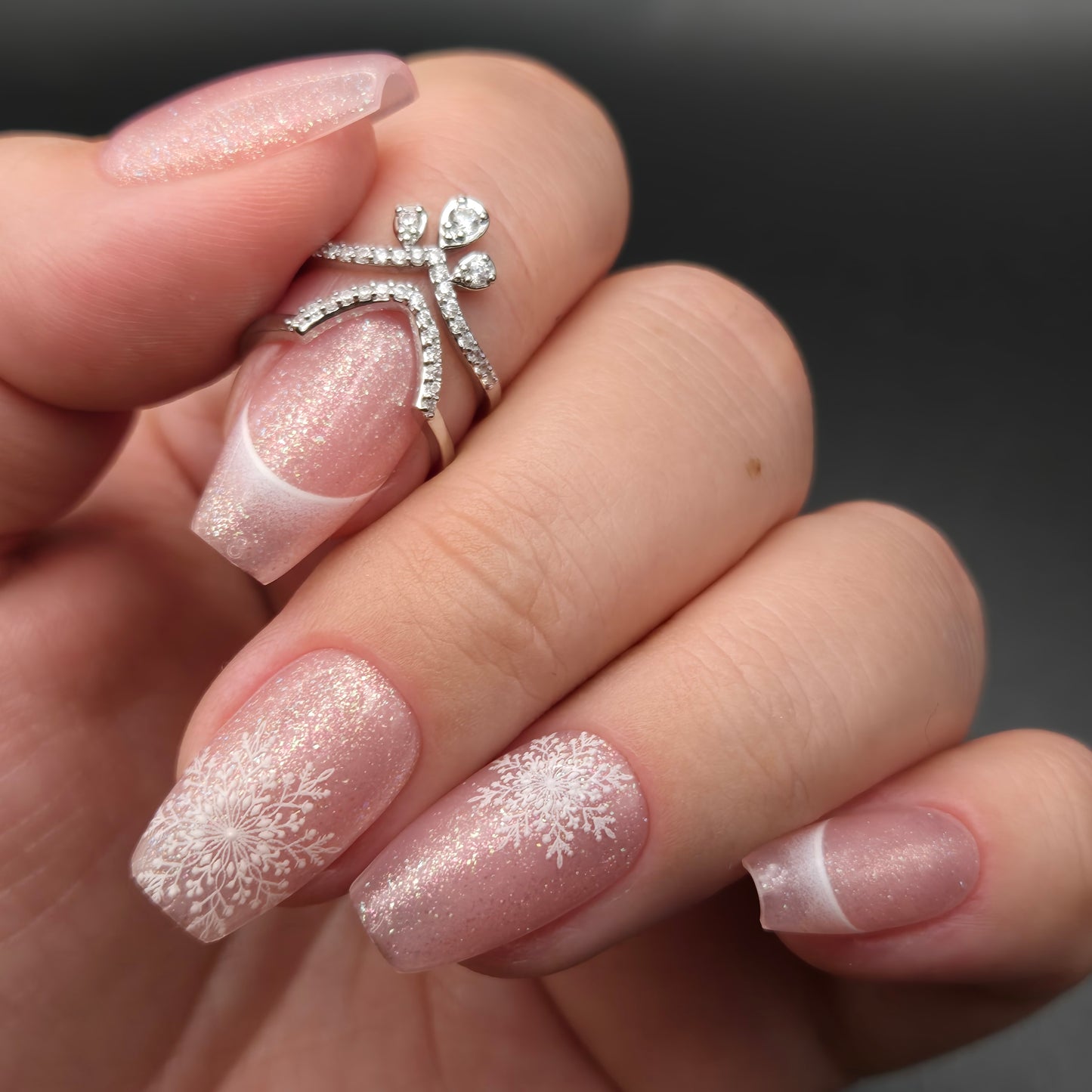 Press on Nails Glimmer Snow