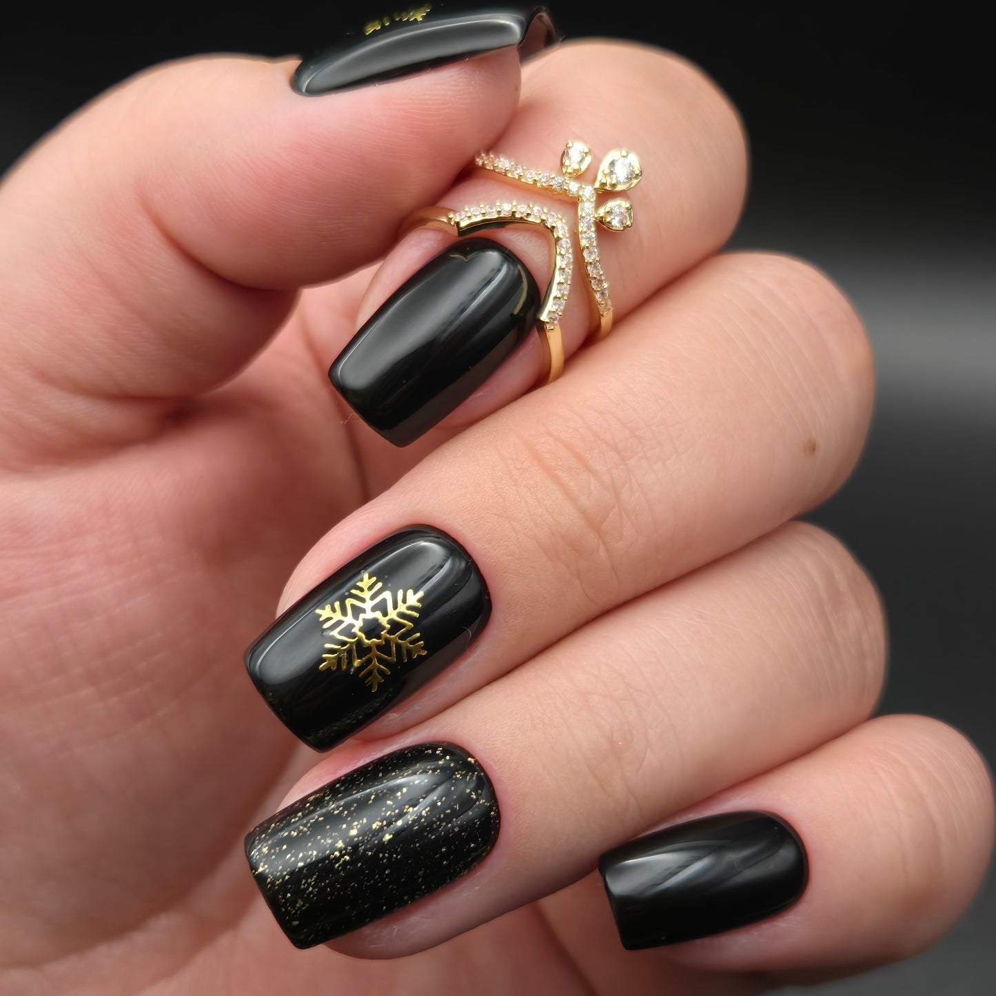 Press on Nails Golden Nightfall