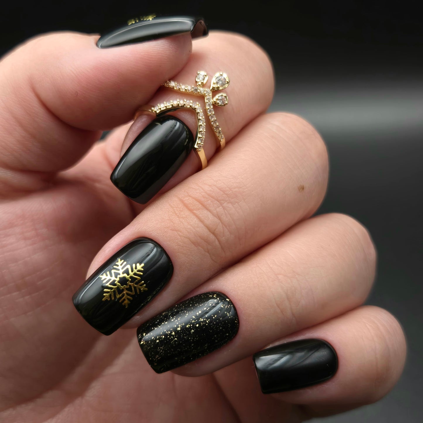Press on Nails Golden Nightfall
