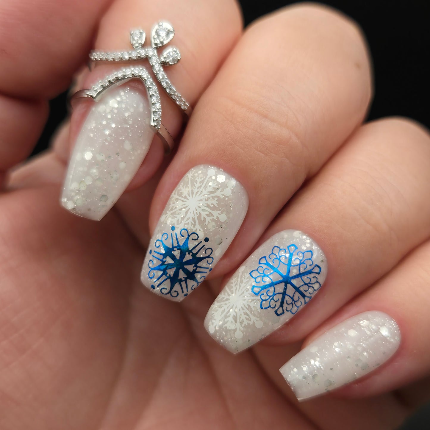 Press on Nails Frostkristallzauber