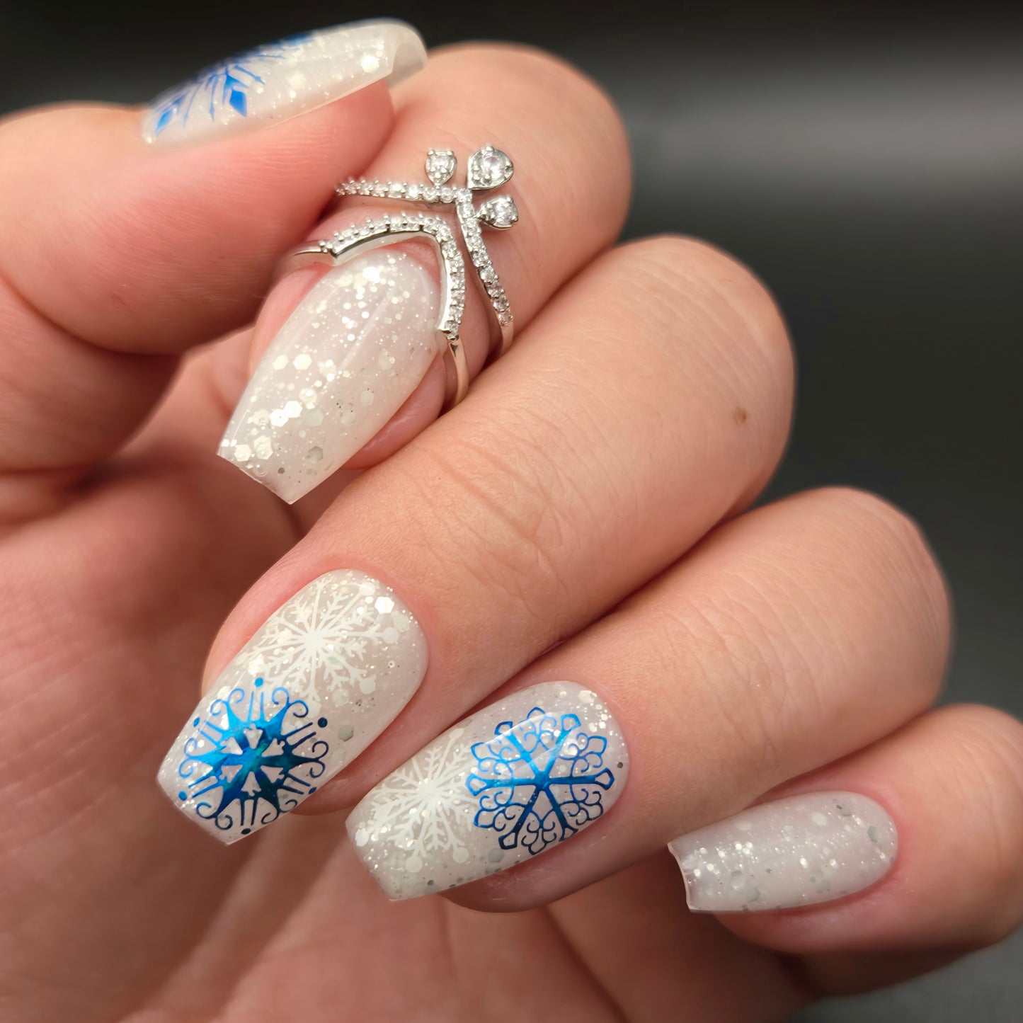 Press on Nails Frostkristallzauber