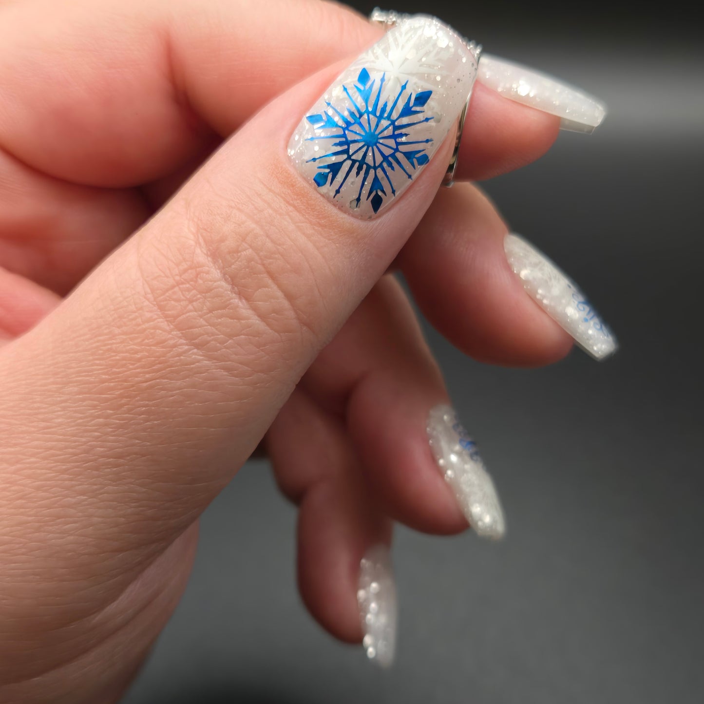 Press on Nails Frostkristallzauber