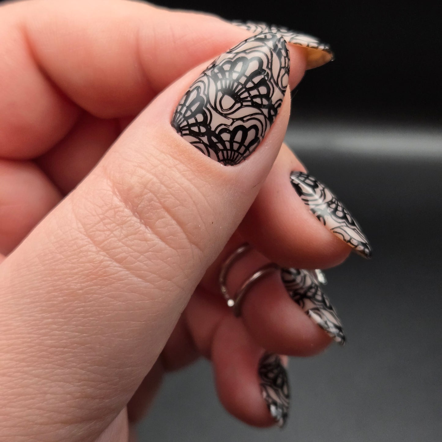 Press on Nails Edge of Glam