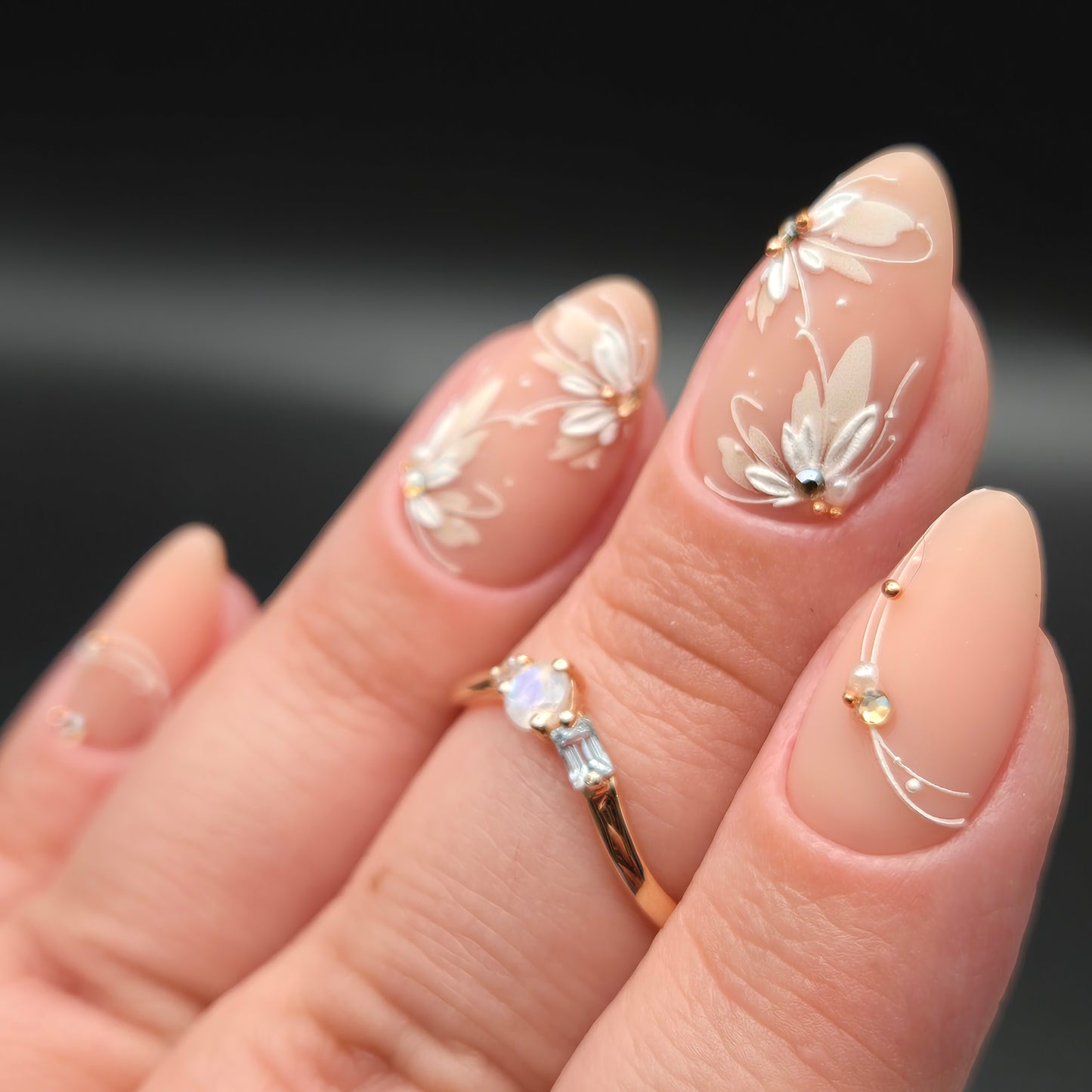 Press on Nails Golden Bloom