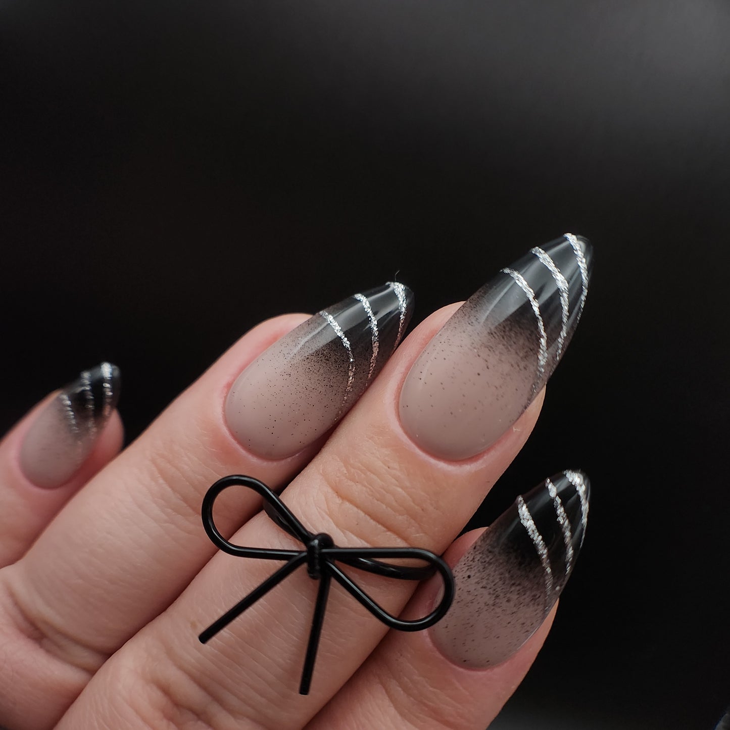Press on Nail Dark Boomer