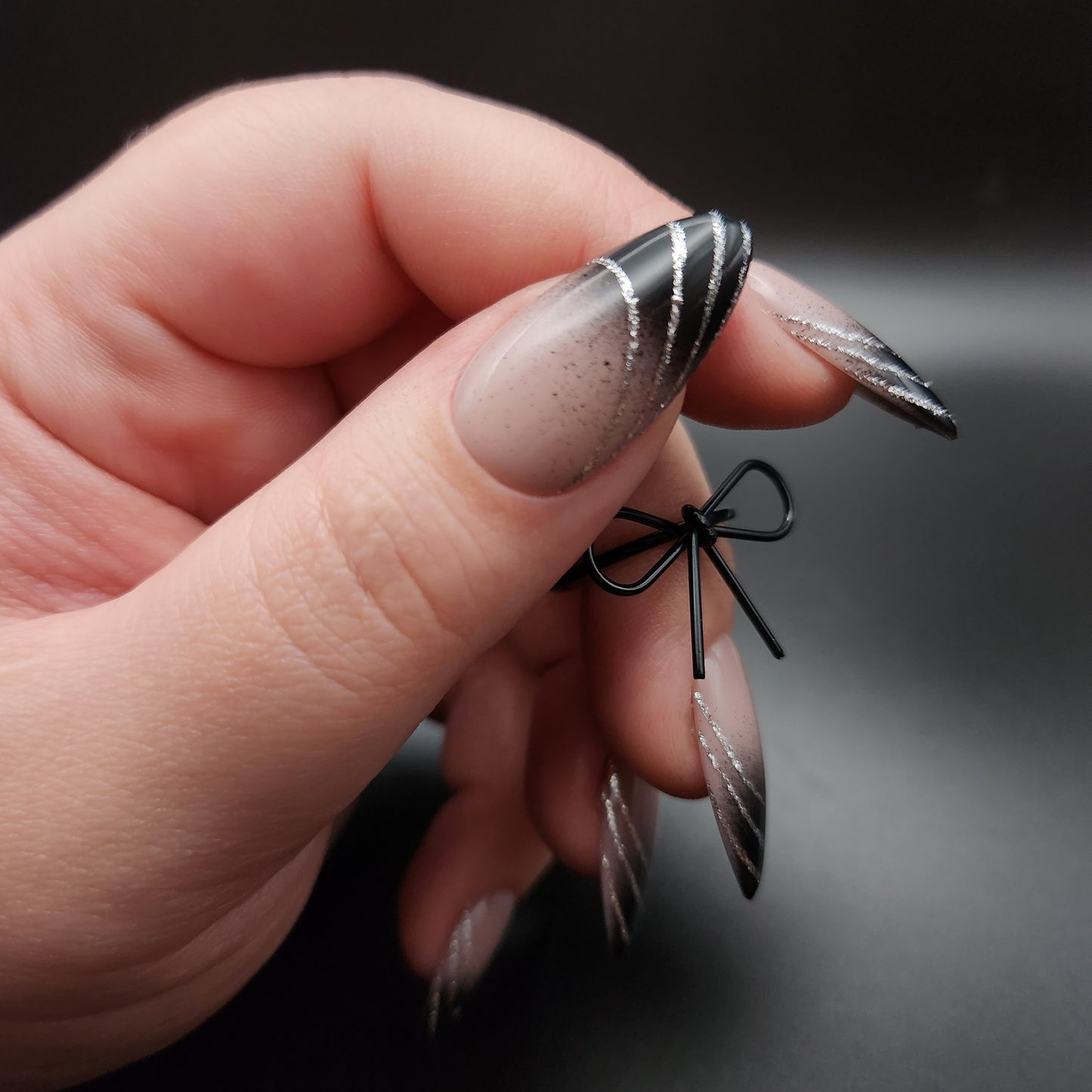 Press on Nail Dark Boomer