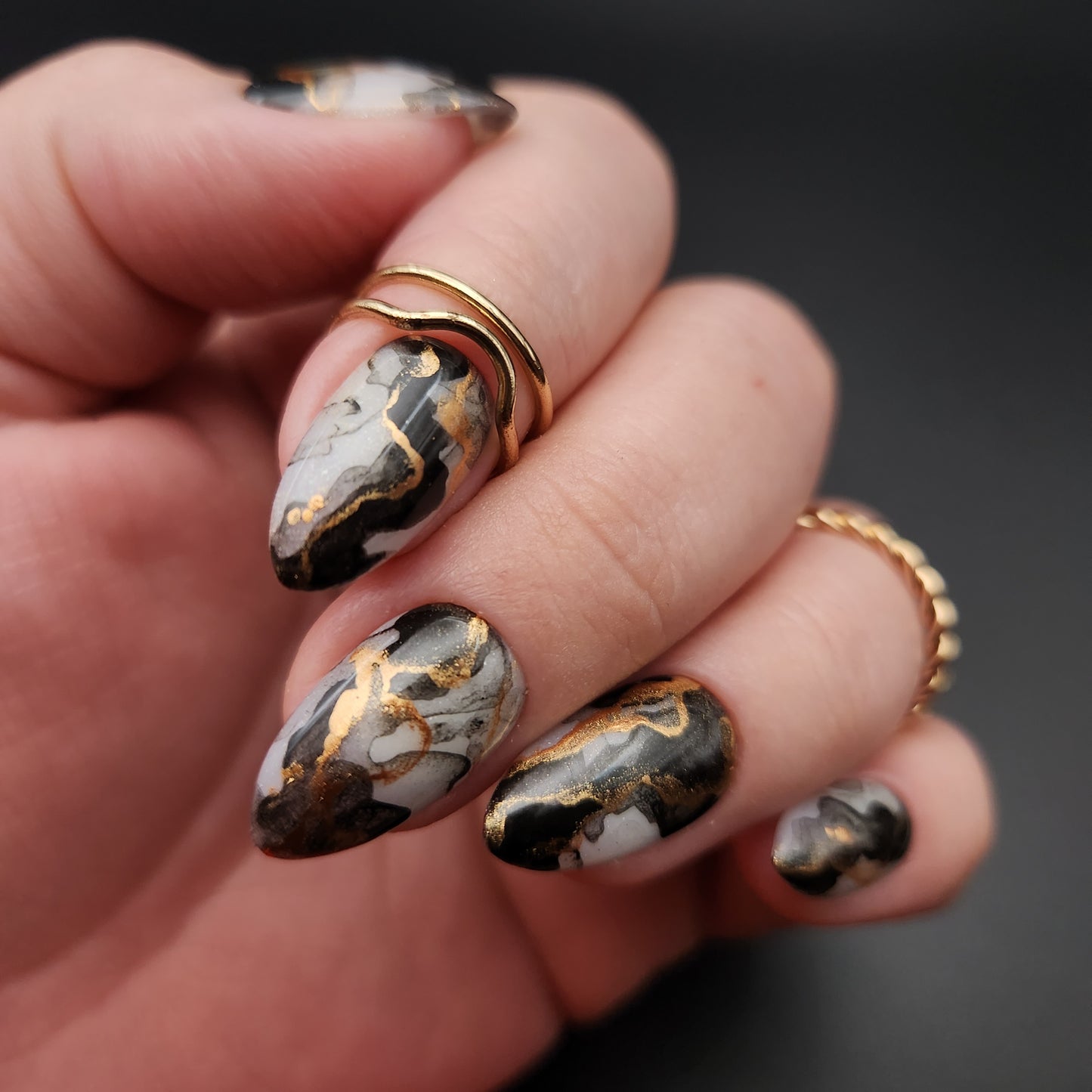 Press on Nails black Aquarell