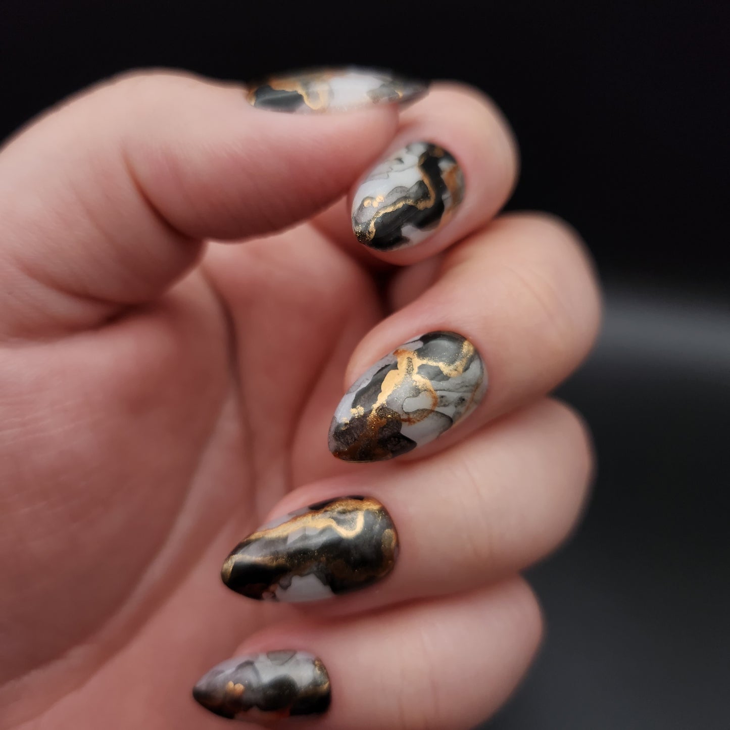 Press on Nails black Aquarell