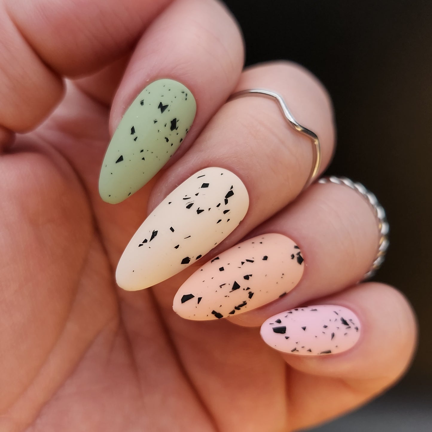 Press on Nails Eggshell
