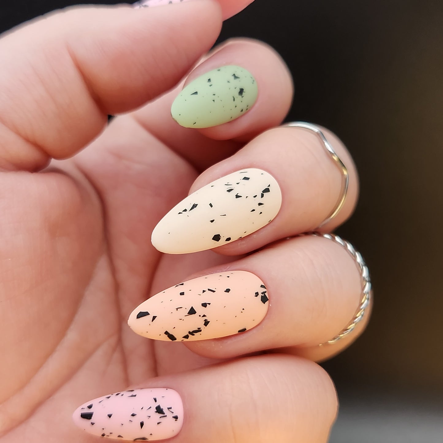 Press on Nails Eggshell