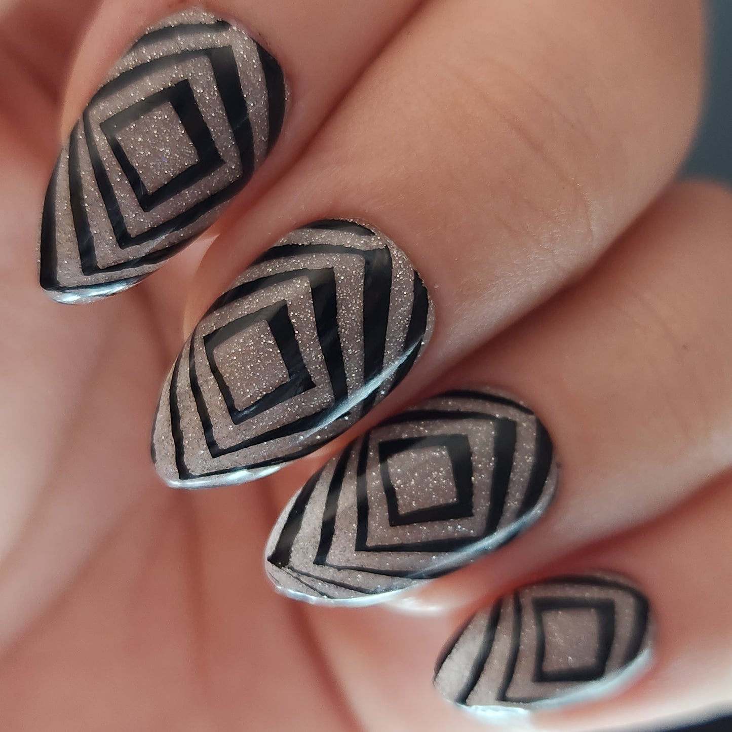 Press on Nails Void