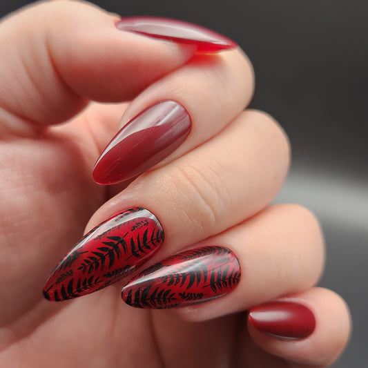 Press on Nails Berry Leaves