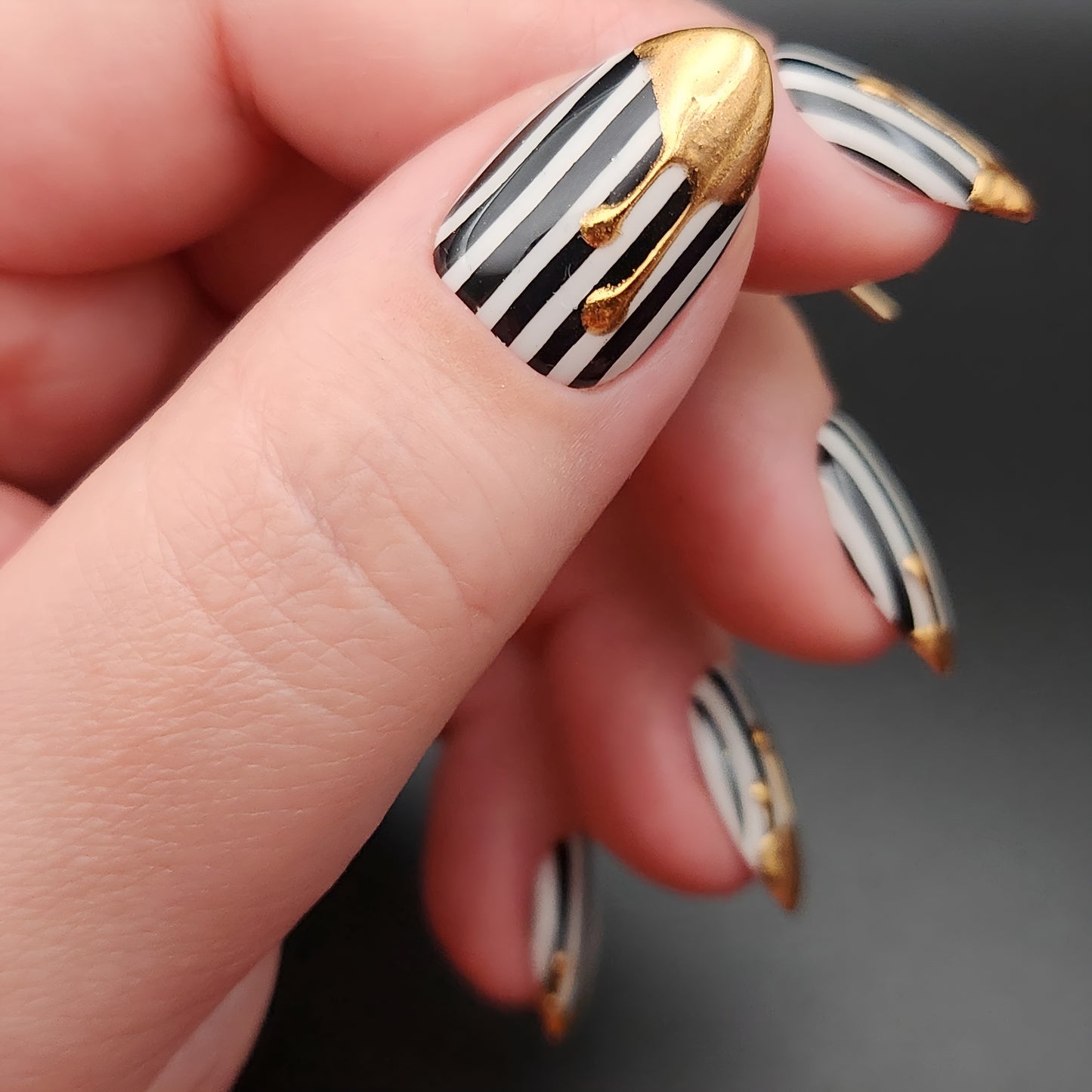 Press on Nails Gold Drip