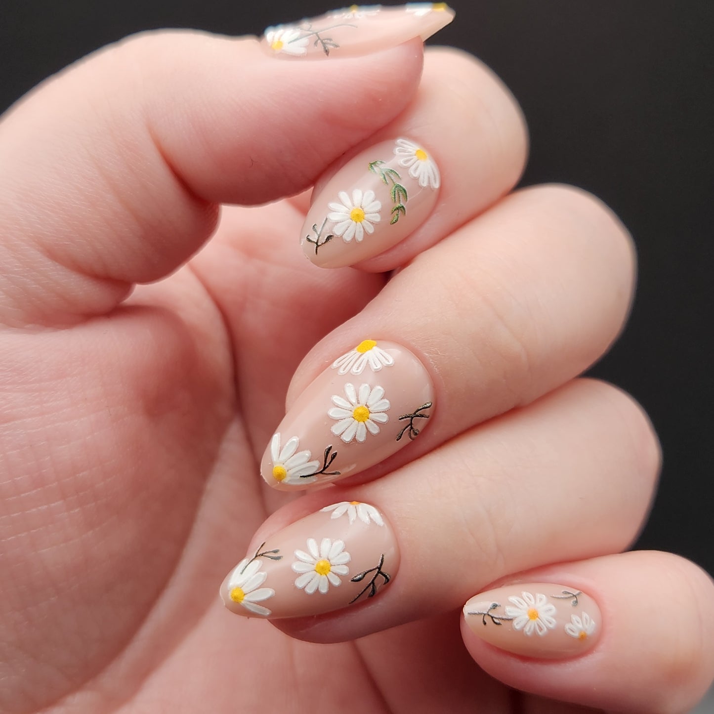 Press on Nails Daisy