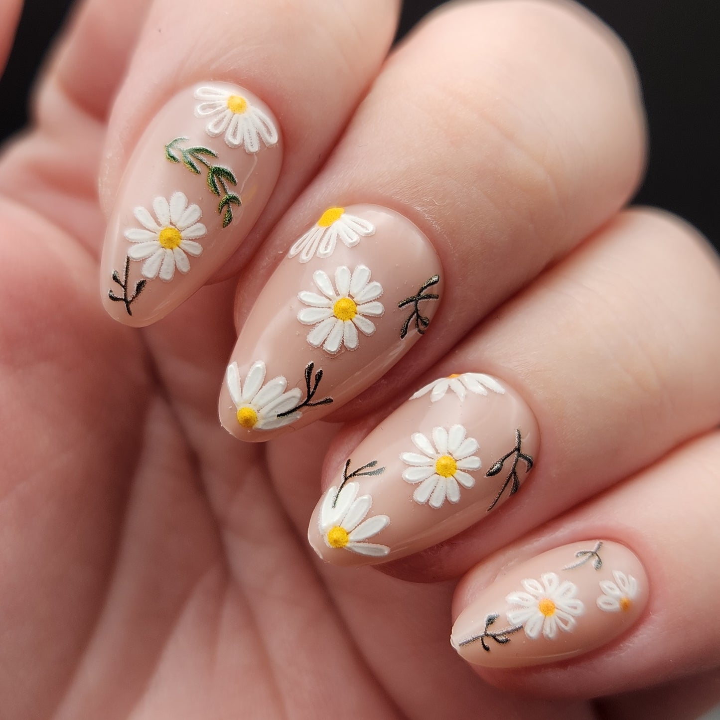 Press on Nails Daisy