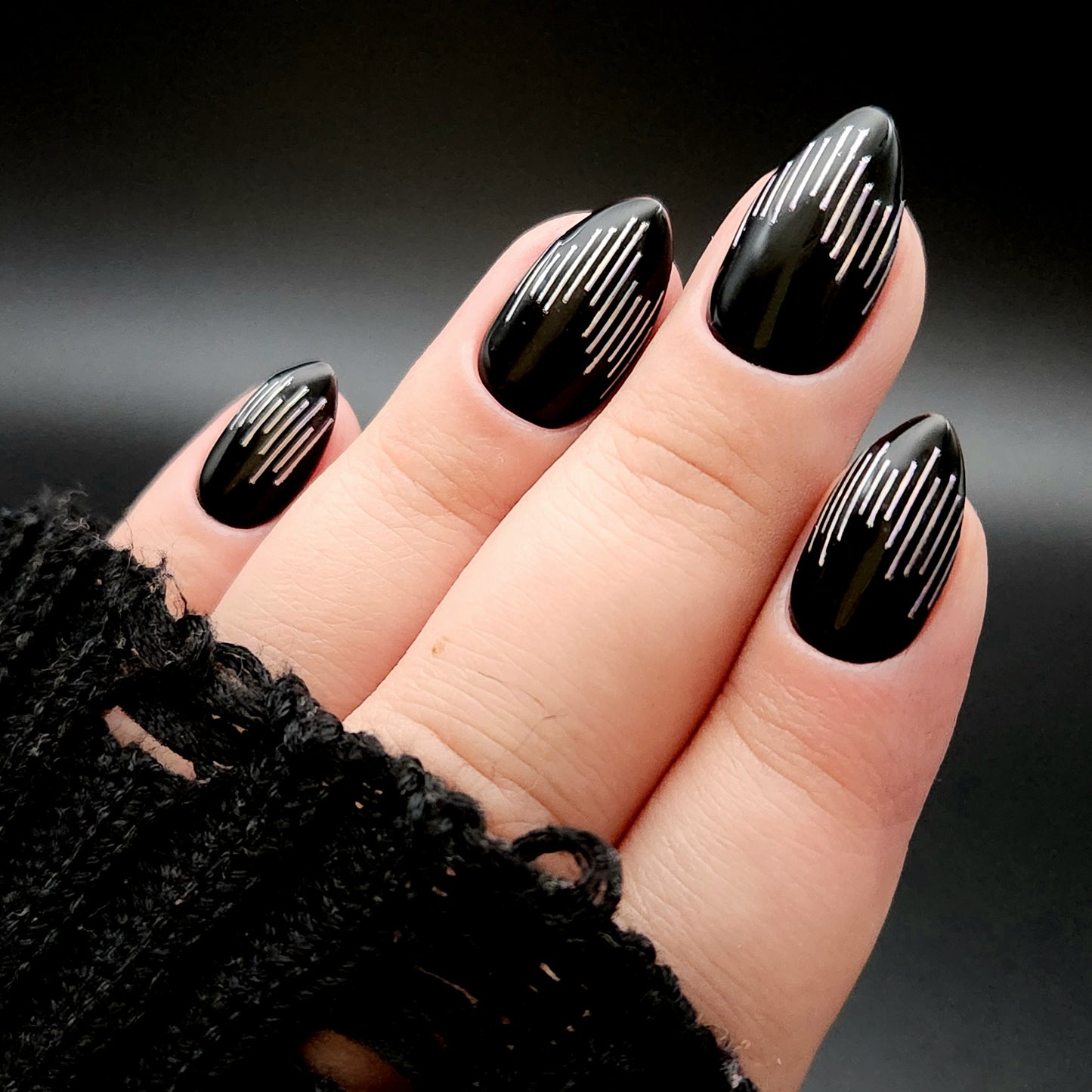 Press on Nails Holo Stripes black