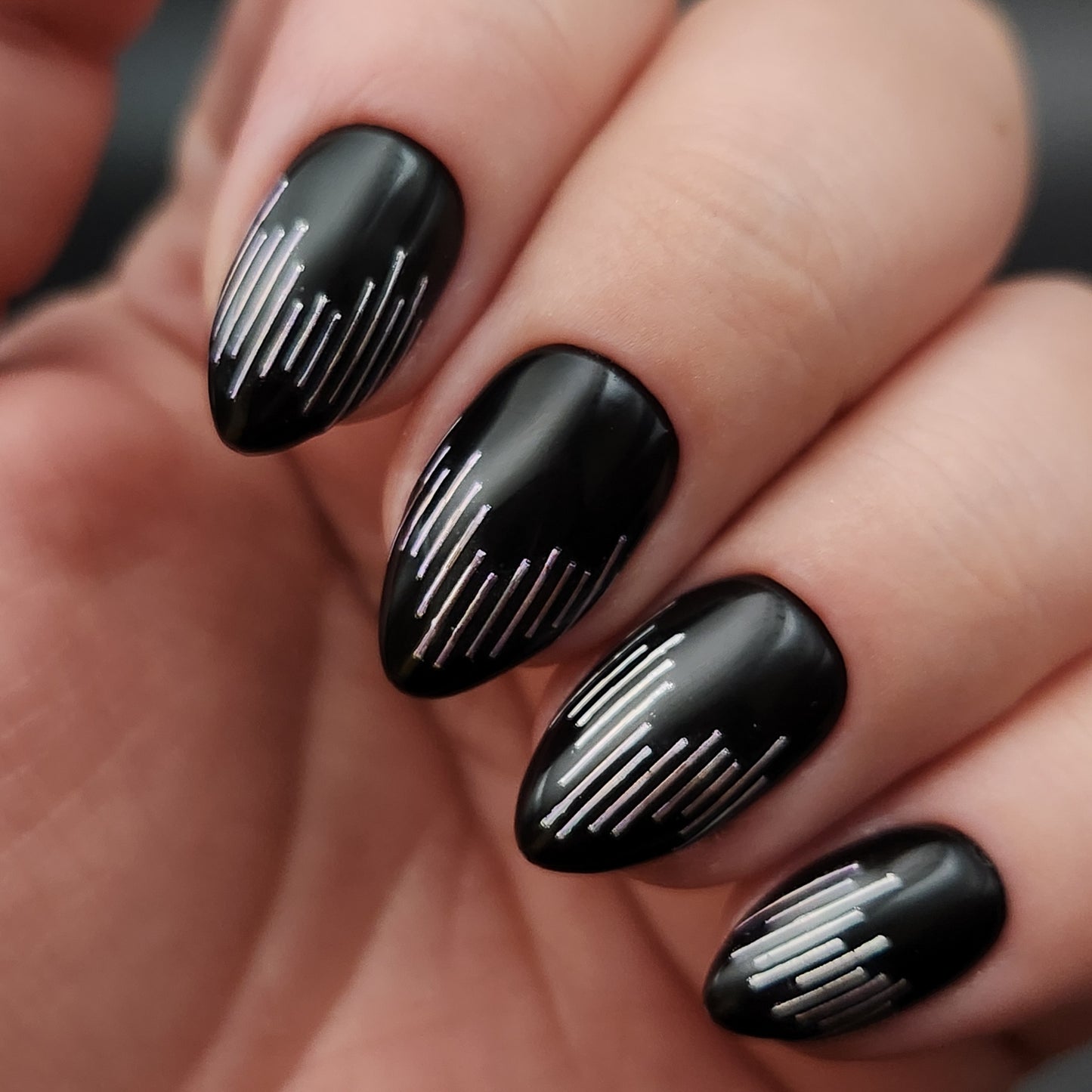 Press on Nails Holo Stripes black