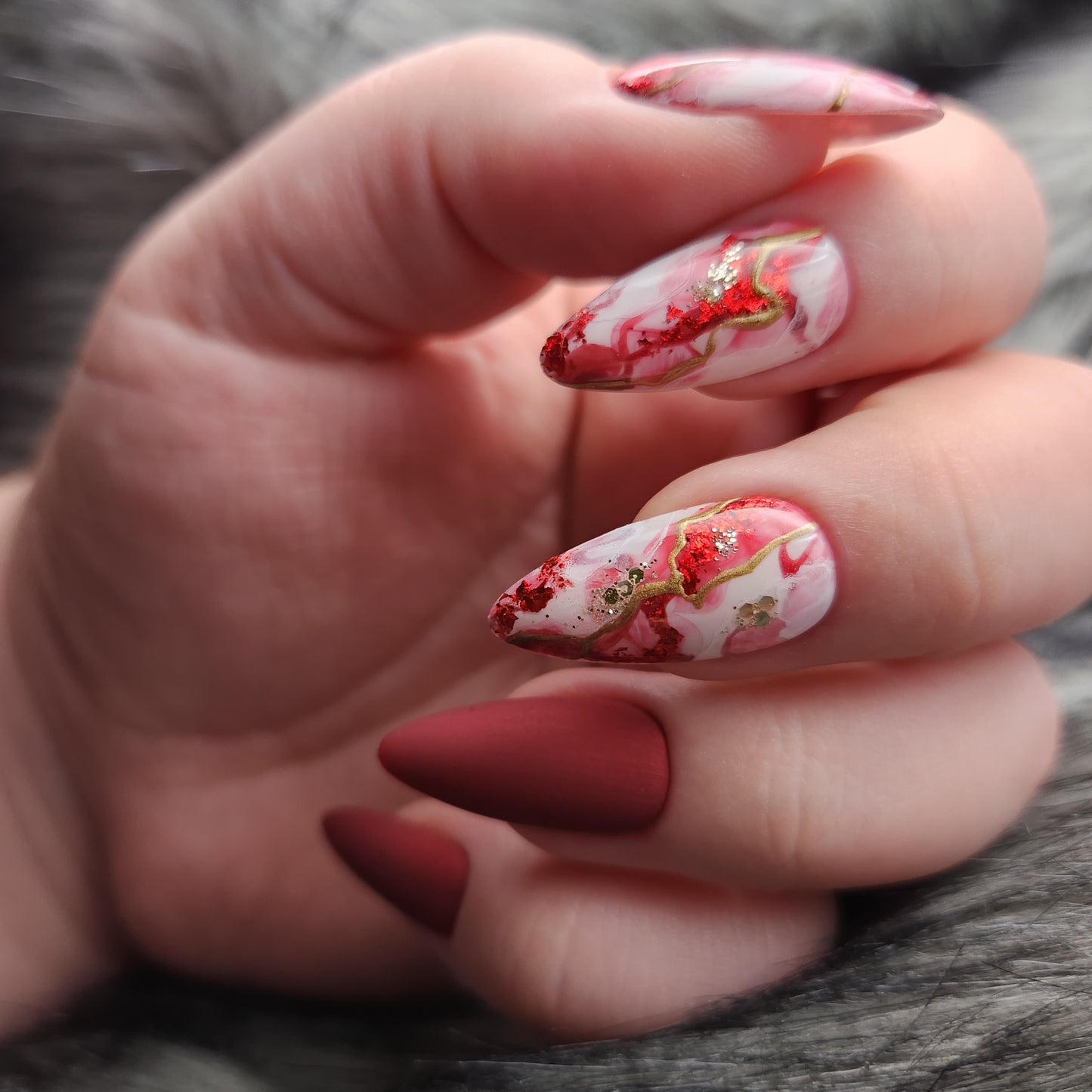 Press on Nails red Marble