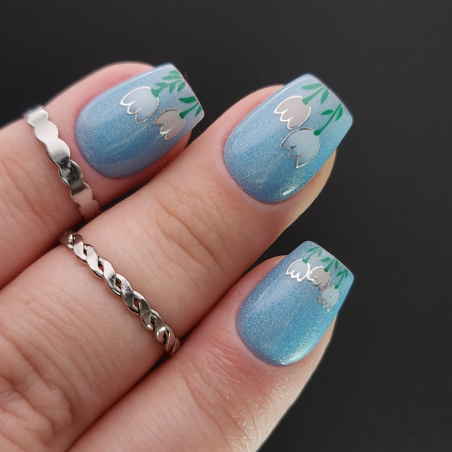 Press on Nails Tulip