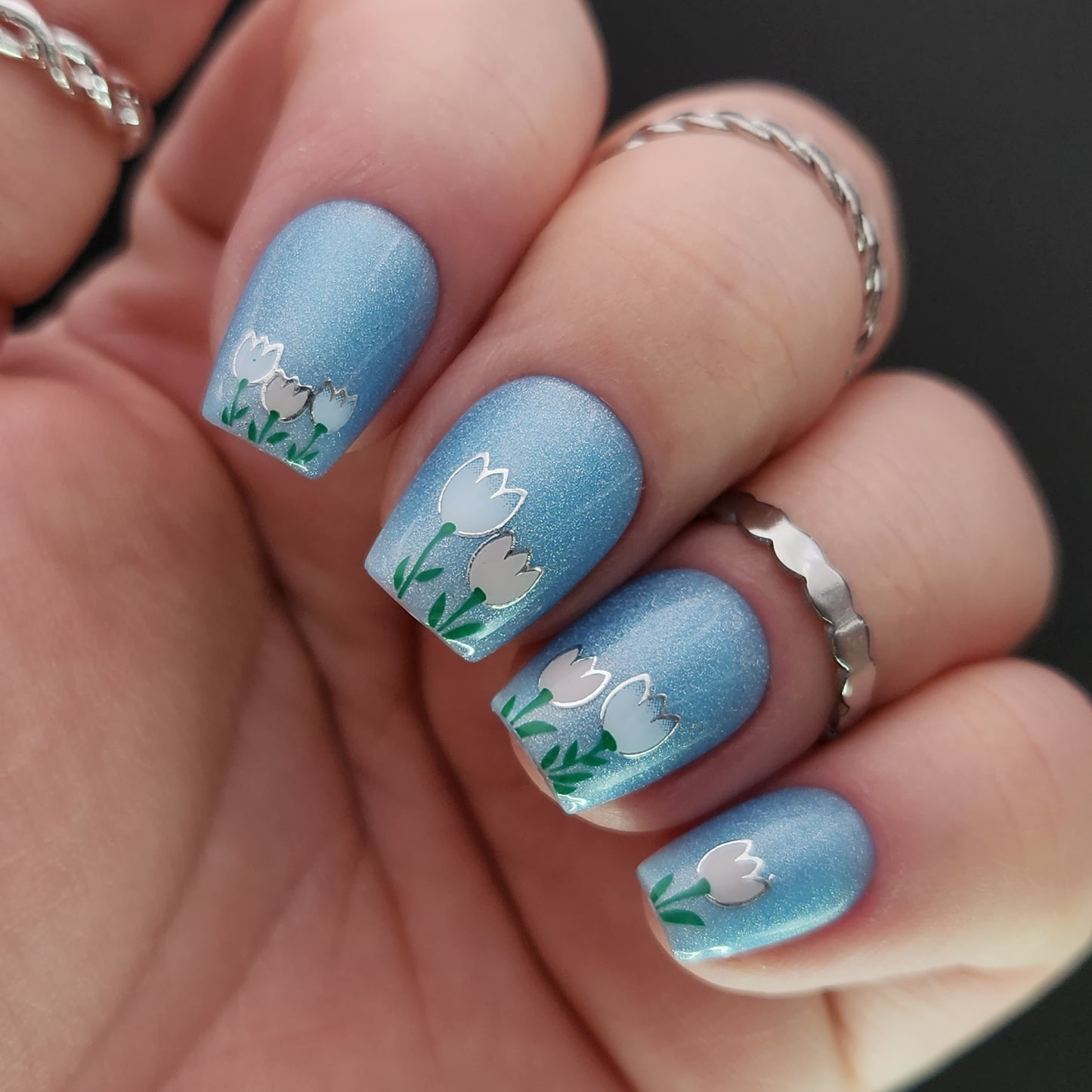 Press on Nails Tulip