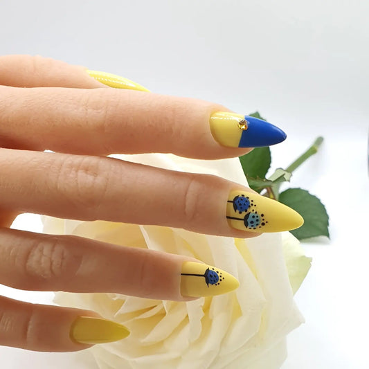 Press on Nails Dandelion