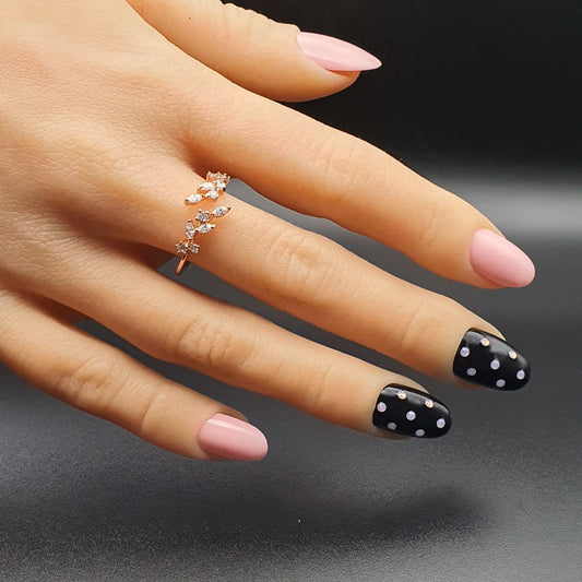 Press on Nails Pink Polkadotts